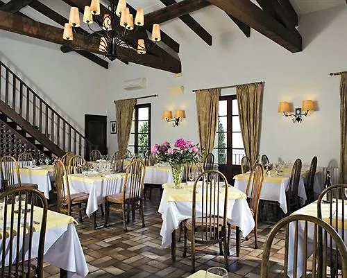 Logis Hotel Restaurant Les Geraniums Le Barroux